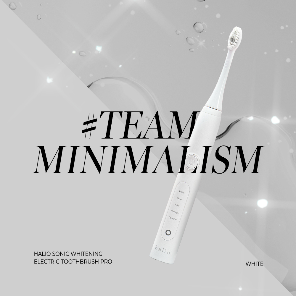 Bàn chải điện Halio Sonic Whitening Electric Toothbrush PRO với màu trắng tinh tế, mang phong cách tối giản và công nghệ làm sạch ưu việt. Sản phẩm lý tưởng cho việc chăm sóc răng miệng, giúp làm trắng răng hiệu quả.