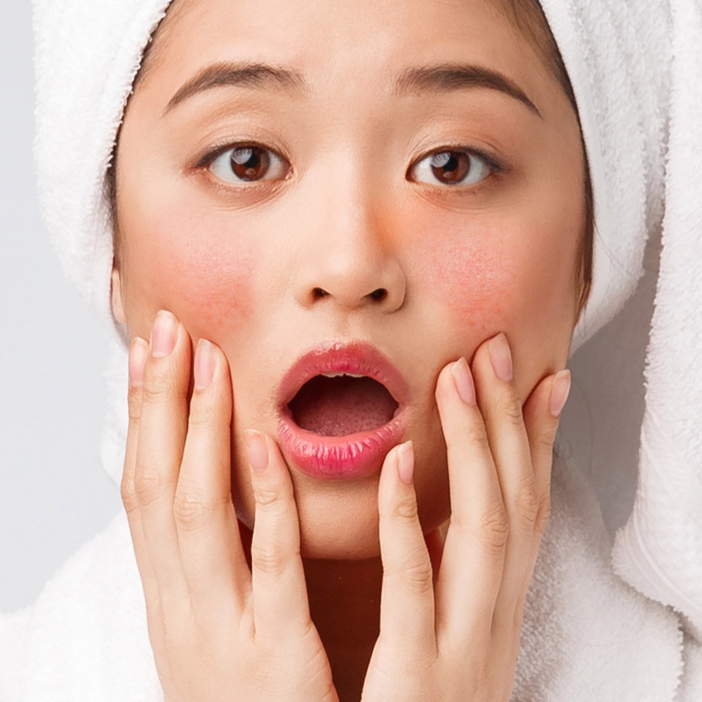 Cẩm nang dùng Niacinamide cho người mới bắt đầu, khám phá ưu nhược điểm và những lưu ý quan trọng khi sử dụng niacinamide để đạt hiệu quả chăm sóc da tốt nhất.