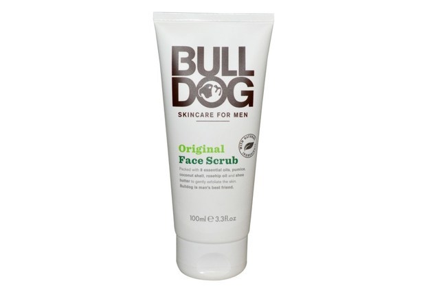 Sữa rửa mặt Bulldog Original Face Scrub, sản phẩm chăm sóc da nam. Đặc biệt với tinh chất tự nhiên, giúp làm sạch và nuôi dưỡng làn da, phù hợp với nhu cầu của quý ông hiện đại.