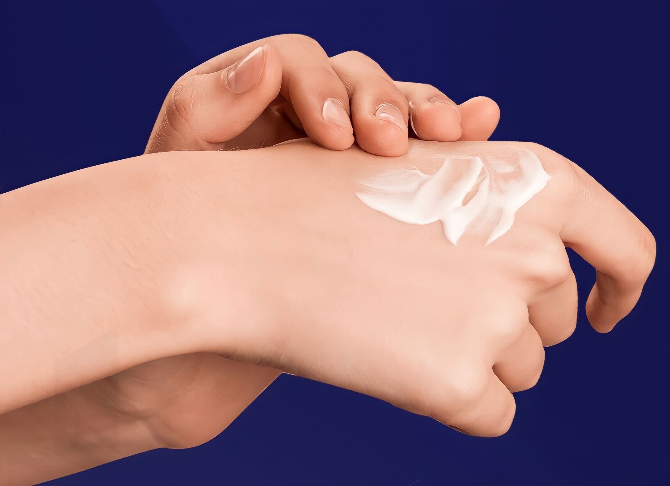 Kem Dưỡng Tái Tạo & Phục Hồi Martiderm Skin Repair Cicra Vass Cream được sử dụng sau khi nặn mụn để giúp giảm sưng tấy và ngừa thâm sẹo, với các thành phần như Vitamin B5. Cùng xem review chi tiết trên Lixibox!