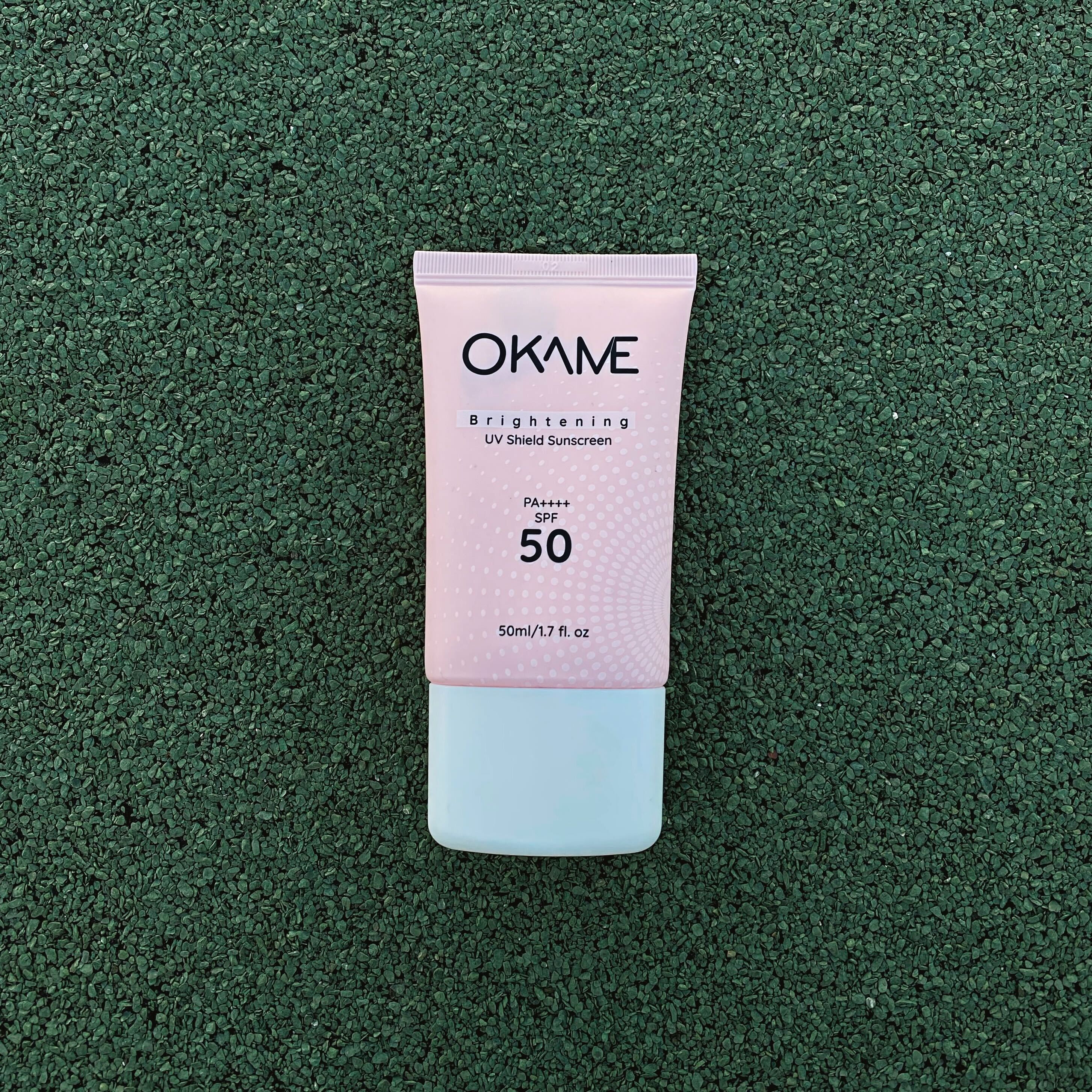 Kem chống nắng OKAME Brightening với chỉ số SPF 50 PA++++, là một trong 5 sản phẩm đánh giá tốt nhất trong bài viết. Được chọn lựa bởi những người yêu thích chăm sóc da, phù hợp với mọi tình trạng da.