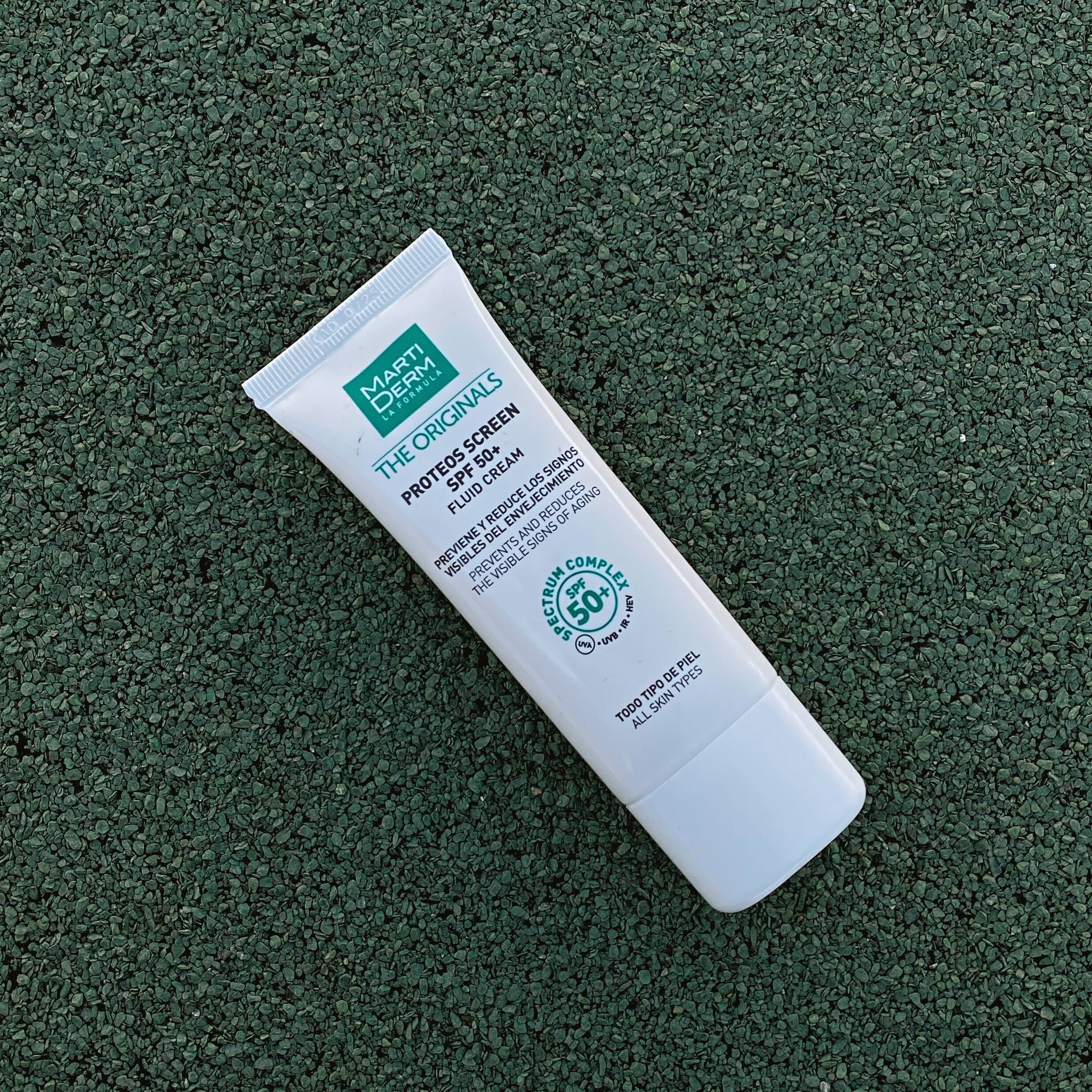 Kem chống nắng Martiderm Protegé Screen SPF 50+ với công thức bảo vệ hiệu quả, giúp ngăn ngừa lão hóa và duy trì làn da khỏe mạnh. Khám phá những loại kem chống nắng tốt nhất trong bài viết "Gái xinh chốt hạ chắc nịch".