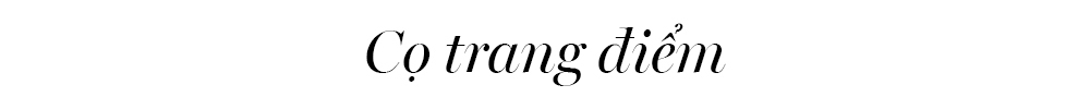 Cọ trang điểm - Hướng dẫn vệ sinh dụng cụ trang điểm đúng cách giúp khử sạch mùi, "triệt tiêu" ổ bệnh và tiết kiệm tiền tối đa từ Lixibox Makeup. Bài viết chỉ ra nguy cơ từ mỹ phẩm chứa vi khuẩn và tầm quan trọng của việc làm sạch dụng cụ makeup thường xuyên.