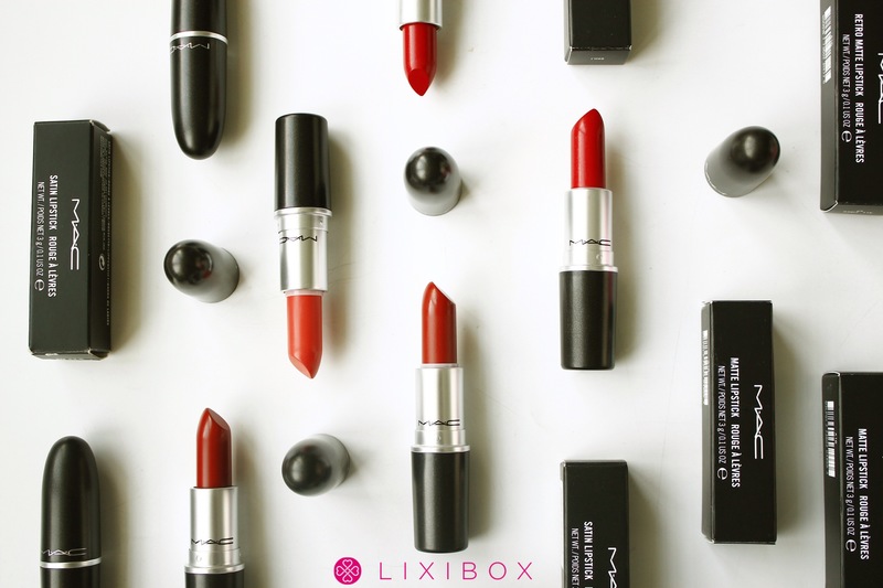 Bài viết "5 THỎI SON 'MUST-HAVE' CỦA MỌI CÔ GÁI" trên Lixibox, khám phá những thỏi son môi cao cấp từ MAC, YSL, Tom Ford và Charlotte Tilbury. Để phù hợp với nhu cầu làm đẹp, đây đều là các sản phẩm không thể thiếu cho mọi cô gái. Những thỏi son này không chỉ mang lại sắc màu quyến rũ mà còn là biểu tượng phong cách, tạo nên sự thật mê hoặc.
