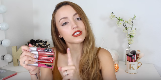 Khám phá những thỏi son môi được yêu thích bởi các beauty blogger nổi tiếng như Kathleen Lights, NikkieTutorials, Pony và Jeffree Star. Son môi là vật bất ly thân trang điểm, mang lại sự tự tin cho phái đẹp.