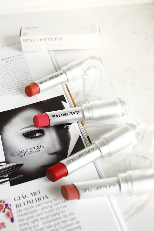 Bài viết về những thỏi son được beauty blogger nổi tiếng yêu thích. Son môi là vật bất ly thân, giúp các cô gái tự tin hơn khi ra ngoài. Khám phá các loại son môi được các beauty blogger như Kathleenlights, Nikkietutorials, Pony và Jeffreestar lựa chọn.