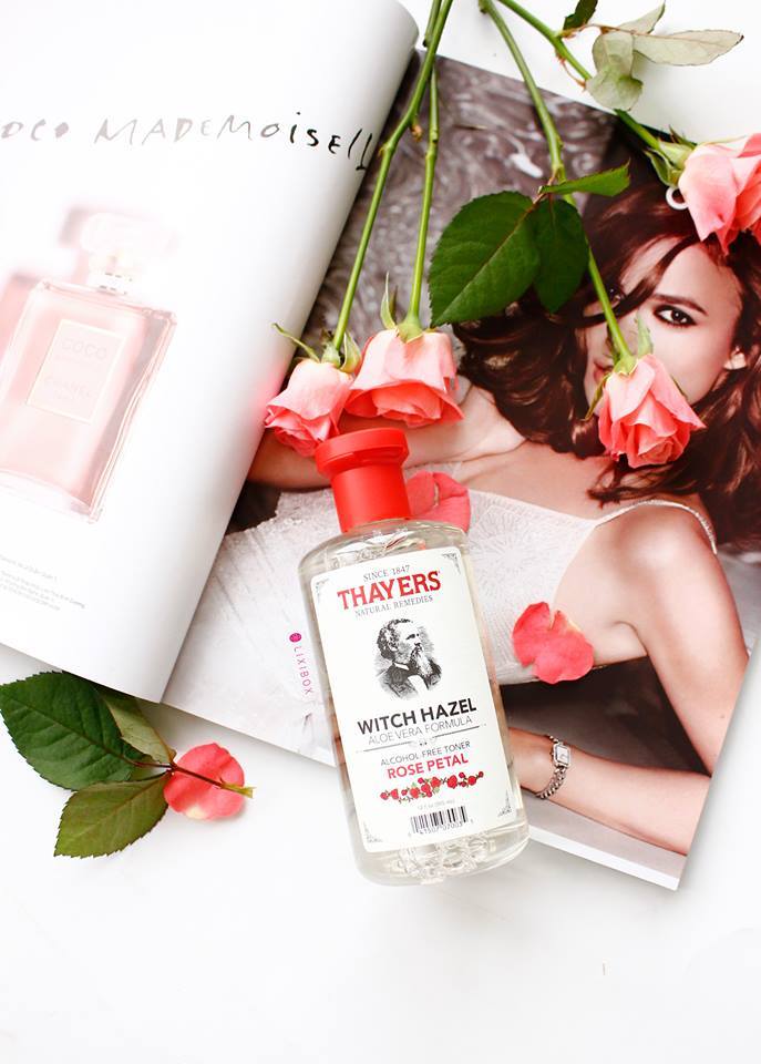 Bài viết "ROSE RENAISSANCE - NGUỒN CẢM HỨNG BẤT TỬ XUYÊN THỜI ĐẠI" giới thiệu về sự phổ biến và các công dụng thần kì của hoa hồng, nổi bật trong các xu hướng hot trend từ năm 2016, cùng một sản phẩm toner chiết xuất từ cánh hoa hồng.