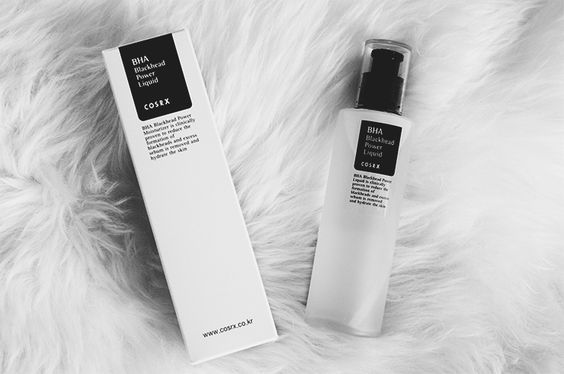 Sản phẩm COSRX BHA Blackhead Power Liquid giúp làm sạch lỗ chân lông và cải thiện tình trạng da. Thích hợp cho làn da dầu và dễ bị mụn, mang lại làn da sáng mịn.