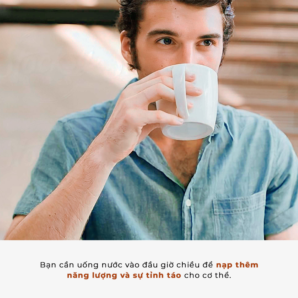 Uống nước vào đầu giờ chiều để bổ sung năng lượng và sự tỉnh táo cho cơ thể. Khám phá những khung giờ uống nước giúp giảm cân và đẹp da trong bài viết của Lixibox Skincare.
