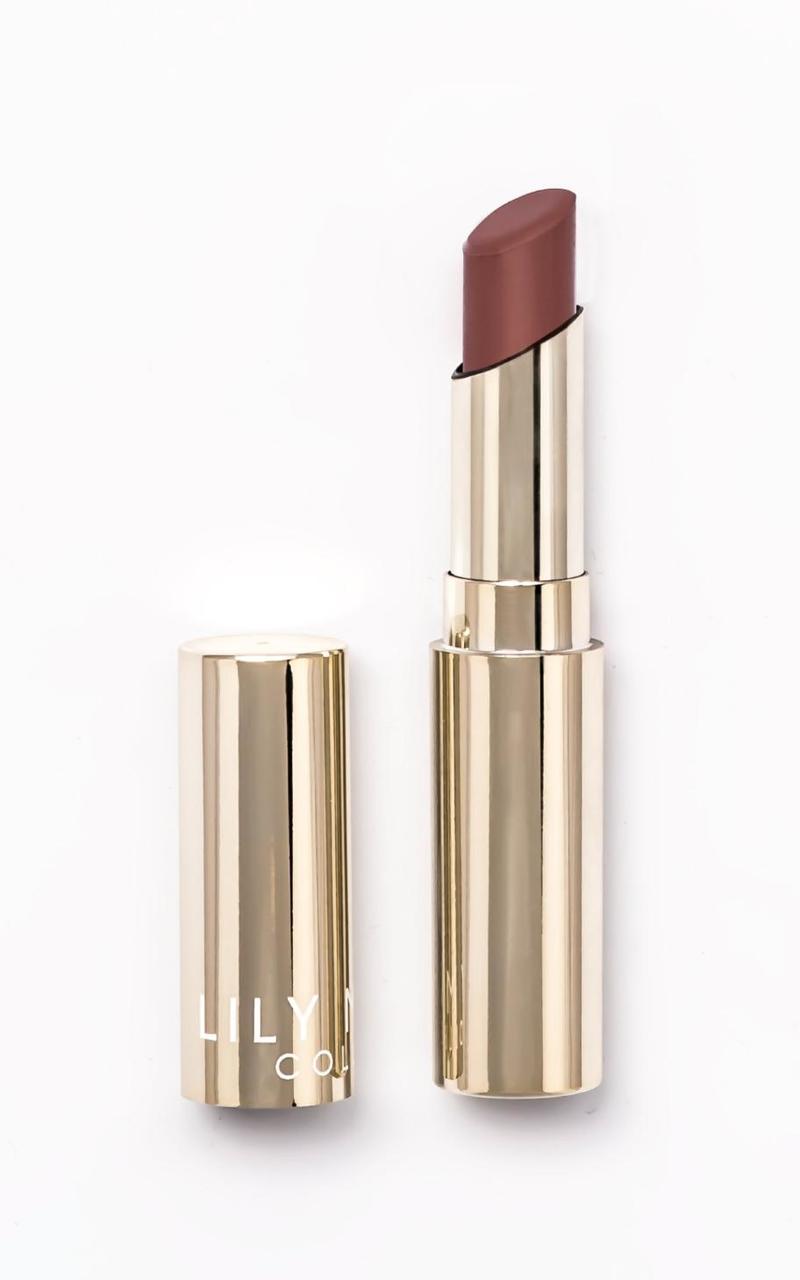 Dòng son mới từ Lily Maymac Collection với chất son lì tuyệt vời, phù hợp với phong cách trang điểm hot trend. Sản phẩm được yêu thích bởi sự nổi bật và sang trọng, thúc đẩy xu hướng make up hiện đại.