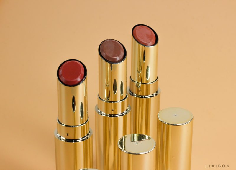 Dòng son Lily Maymac Collection với thiết kế vỏ vàng sang trọng, thể hiện phong cách thời thượng trong makeup. Sản phẩm từ hiện tượng mạng xã hội Lily Maymac hứa hẹn là hot trend mới cho tín đồ làm đẹp.