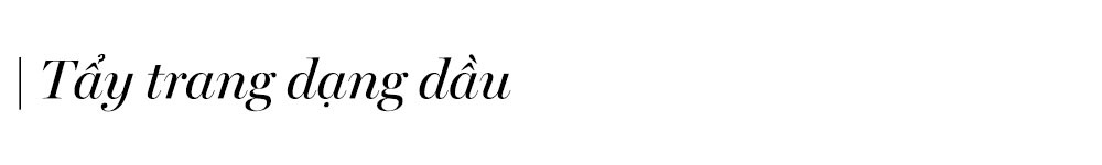 Tẩy trang dạng dầu là một trong những loại tẩy trang phổ biến hiện nay, giúp làm sạch da hiệu quả. Tìm hiểu ưu và nhược điểm của các loại tẩy trang như dầu tẩy trang, sáp tẩy trang để chọn sản phẩm phù hợp với làn da của bạn.