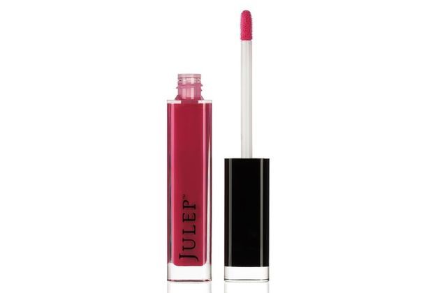 Khám phá 5 xu hướng makeup mùa hè siêu đỉnh đám với phong cách Hàn Quốc, giúp bạn tỏa sáng trong những bữa tiệc và chuyến đi uống nước với bạn bè. Đừng bỏ lỡ những bí quyết độc đáo để F5 phong cách trang điểm của bạn nhé!