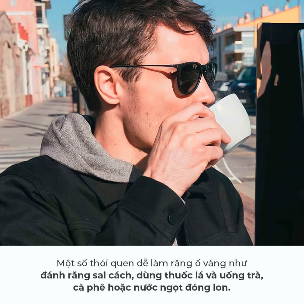 Một số thói quen dễ làm răng ố vàng như đánh răng sai cách, dùng thuốc lá và uống trà, cà phê hoặc nước ngọt đóng lon. Khám phá ngay cách làm trắng răng an toàn tại nhà từ Lixibox Dental.