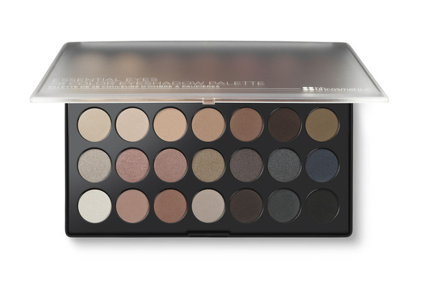 Bảng phấn mắt Essential Eyes với 20 màu sắc đa dạng, nổi bật giúp bạn dễ dàng tạo nên những phong cách trang điểm khác nhau. Khám phá top 5 bảng phấn mắt drugstore chất lượng mà bạn sẽ yêu ngay.