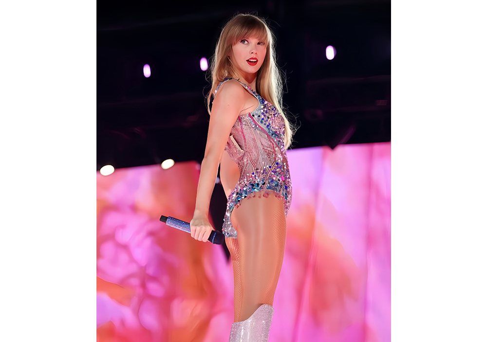 Bài viết về quyền lực mềm và sự ảnh hưởng của Taylor Swift cùng BLACKPINK, biểu tượng truyền cảm hứng cho phụ nữ toàn cầu trong một thế giới đang thay đổi.