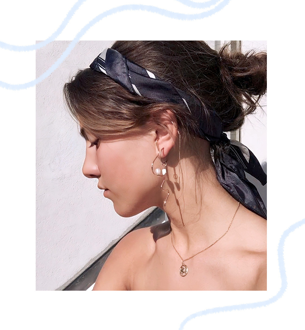 10 kiểu tóc đẹp và trendy cho chuyến du lịch của bạn, giúp nâng tầm phong cách và tạo nên những album hình ‘sống ảo’ ấn tượng. Ghim ngay những kiểu tóc này từ Lixibox Haircare.