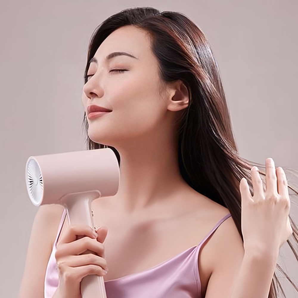 Bài viết cung cấp 7 kinh nghiệm "chuẩn chỉnh" khi mua máy sấy tóc giúp bạn chọn lựa máy sấy tóc Halio Hypersonic chất lượng, tiết kiệm, bền bỉ, đáp ứng nhu cầu gia đình. Tìm hiểu thêm về cách chọn máy sấy tóc hiệu quả từ Lixibox Haircare.