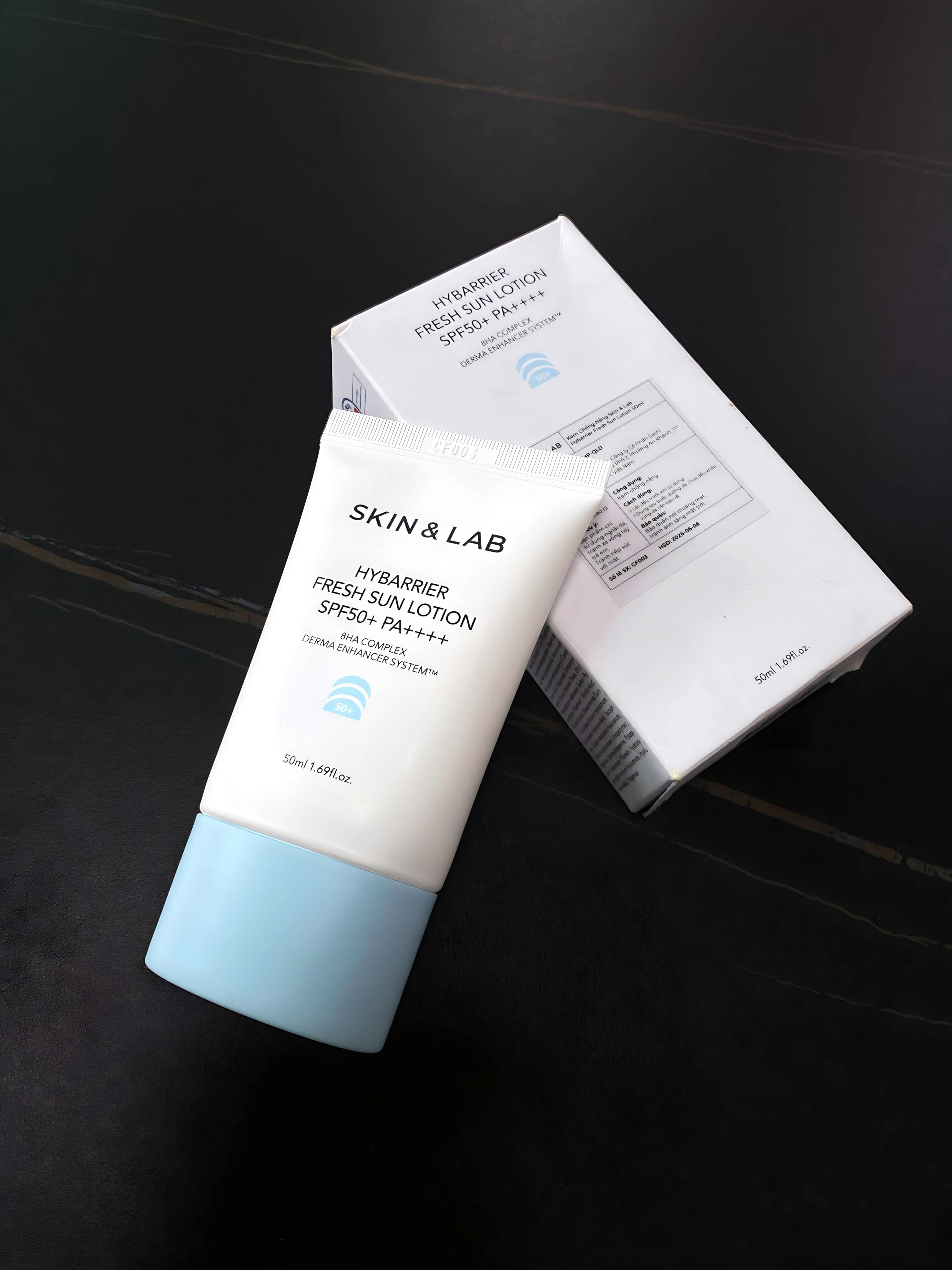 Kem chống nắng SKIN&LAB Hybarrier Fresh Sun Lotion với SPF50+ PA+++ được review bởi tín đồ làm đẹp với trải nghiệm cá nhân. Sản phẩm nổi bật trong danh sách kem chống nắng Hàn Quốc tốt nhất, lý tưởng cho những ai yêu thích bảo vệ làn da.