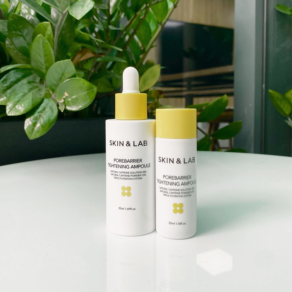 Bộ sản phẩm SKIN&LAB gồm 2 loại tinh chất làm se khít lỗ chân lông POREBARRIER, hỗ trợ làm sạch và cải thiện tình trạng da. Mỹ phẩm Hàn Quốc, được nhiều người khen ngợi về chất lượng. Khám phá ngay review mỹ phẩm SKIN&LAB tại Lixibox!