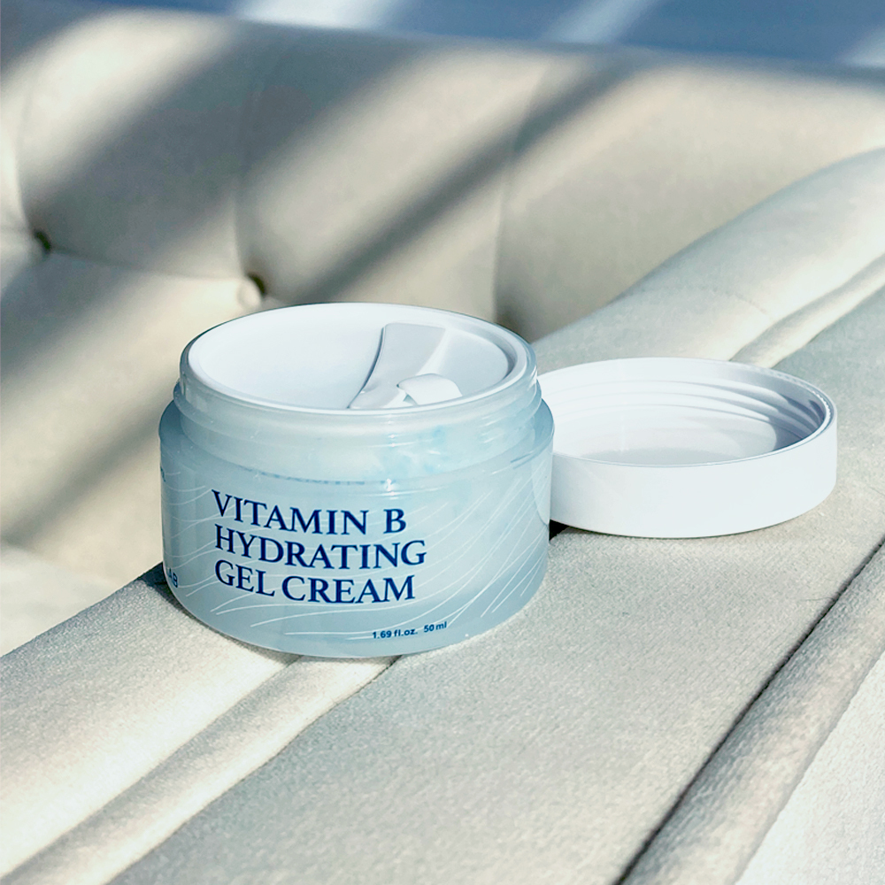 Kem dưỡng ẩm SKIN&LAB Vitamin B Hydrating Gel Cream, sản phẩm được yêu thích cho làn da mùa lạnh, mang đến độ ẩm cần thiết cho da. Khám phá trong bài viết Lixibox Review về kem dưỡng này!
