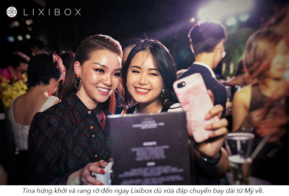 Sự kiện khai trương Lixibox Flagship Store sang trọng, với khách mời vui vẻ chụp hình cùng nhau, đến từ các thương hiệu mỹ phẩm lớn, thể hiện sự kiện nổi bật trong giới làm đẹp.