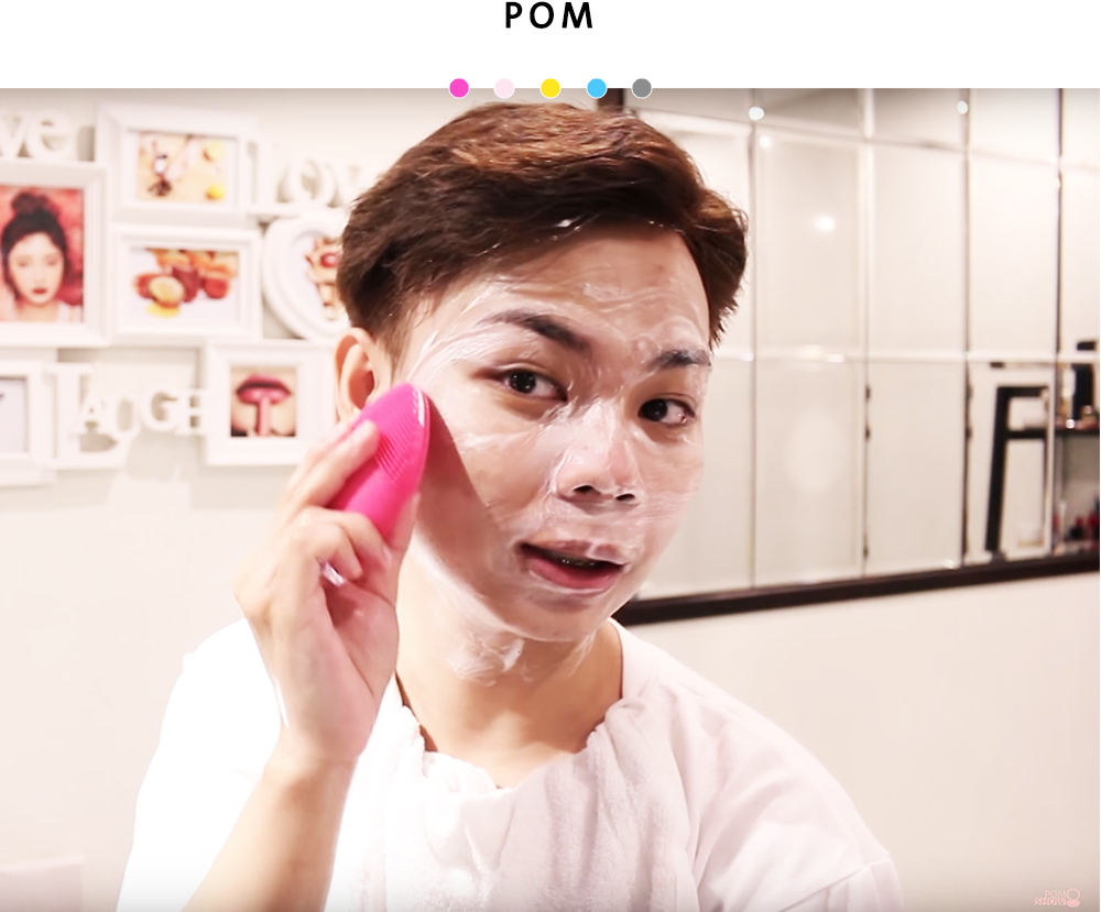 Bài viết với tiêu đề "Có một 'cơn sốt' mang tên Halio" giới thiệu về máy rửa mặt Halio, được nhiều beauty blogger như Tina, An Phương, và Vũ Dino khen ngợi. Họ nhận xét máy giúp da sạch sẽ, mềm mại và giảm mụn, cùng khám phá độ phổ biến của Halio trên Lixibox.