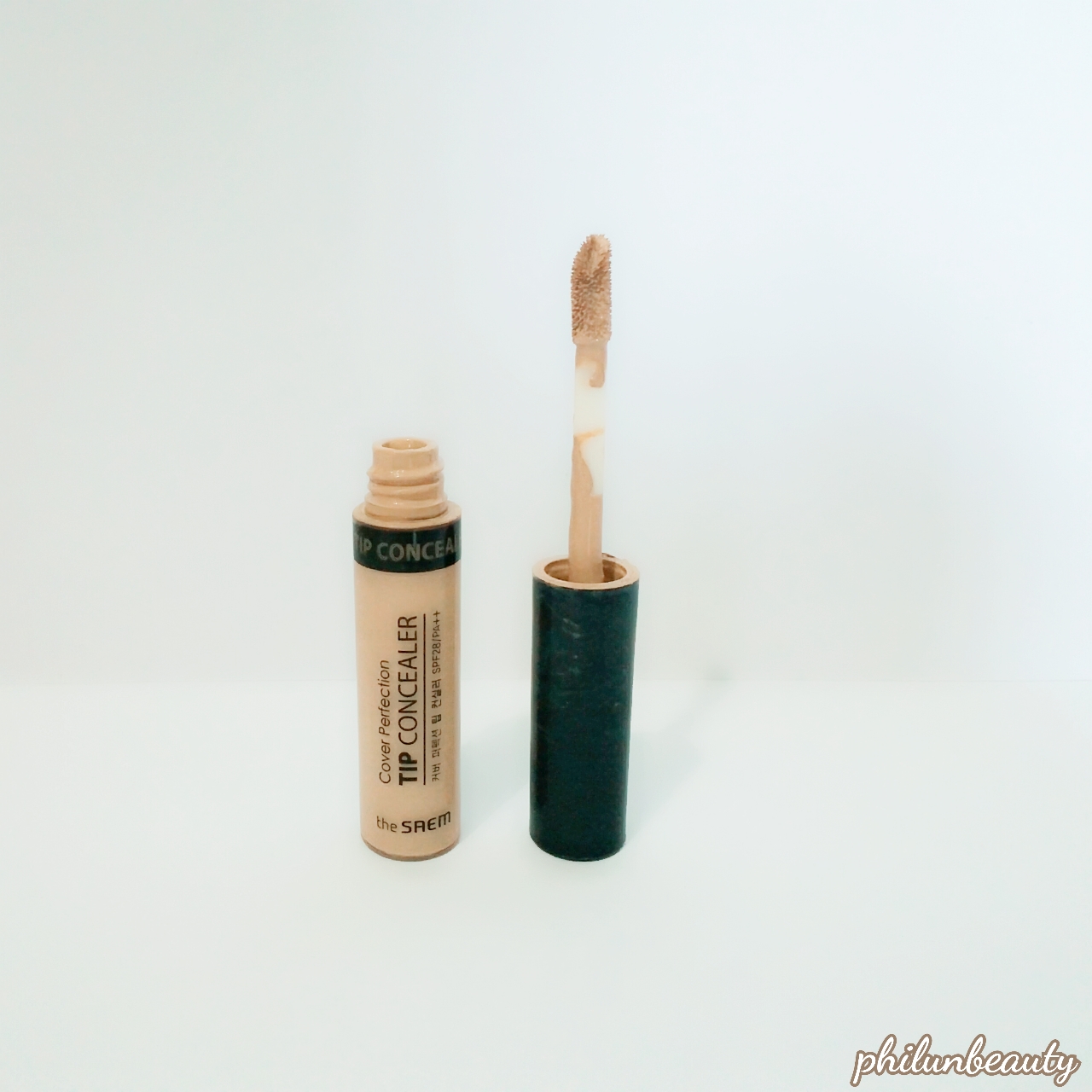 Sản phẩm che khuyết điểm The Saem Cover Perfect Tip Concealer, mệnh danh là dupe của Nars Creamy Concealer, nổi bật với công dụng che phủ tốt, bền màu, được yêu thích trong dòng sản phẩm drugstore.