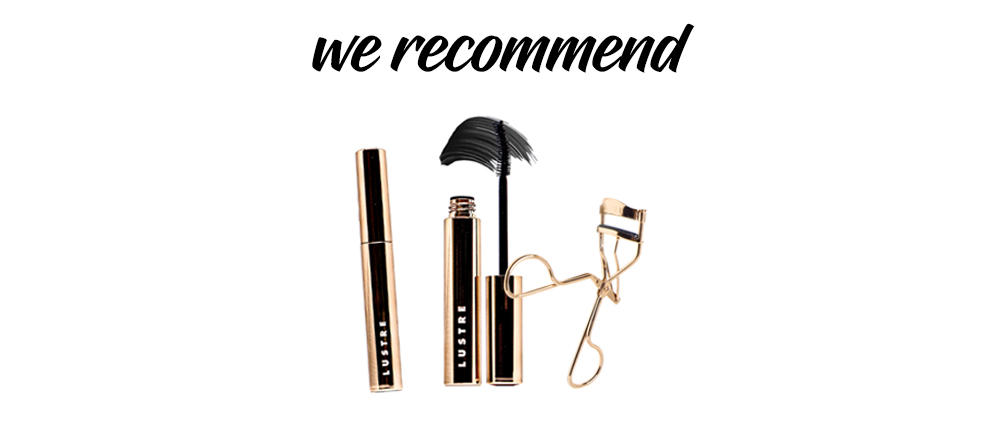 Bài viết "Xinh hết phần thiên hạ" giới thiệu 5 xu hướng makeup mùa lễ hội cho các bữa tiệc cuối năm, giúp bạn trở thành "nữ hoàng đêm tiệc". Khám phá các sản phẩm trang điểm được gợi ý với phong cách hiện đại.