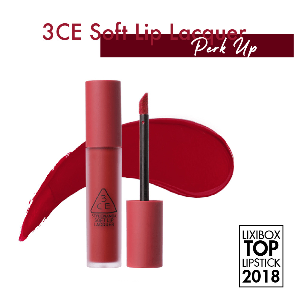 3CE Soft Lip Lacquer Perk Up với màu đỏ rực rỡ, sản phẩm được ca ngợi trong danh sách makeup must-buy năm 2018 của Lixibox. Khám phá sức mạnh tự tin mà makeup mang lại cho phái đẹp.