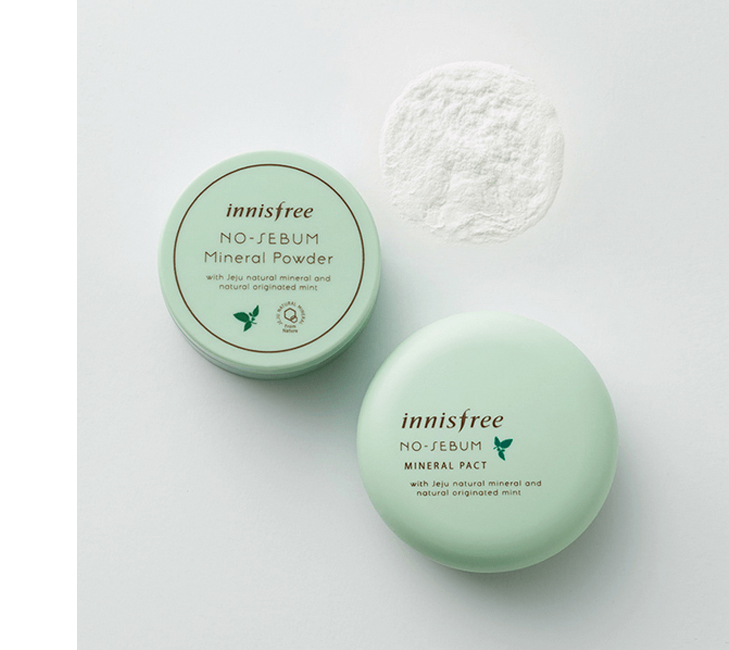 Sản phẩm phấn khoáng Innisfree No-Sebum Mineral Powder và Mineral Pact, nổi bật trong danh sách sản phẩm makeup nổi bật năm 2018, mang lại làn da mịn màng và tự tin cho phái đẹp.