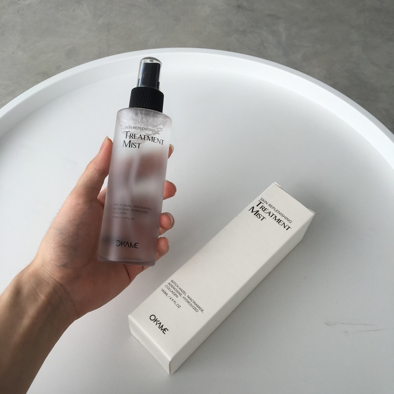 Bộ đôi mỹ phẩm organic OKAME với xịt dưỡng ẩm và kem chống nắng, giúp bảo vệ da vào mùa nắng nóng. Sản phẩm thiên nhiên này hỗ trợ cấp ẩm và làm dịu làn da nhạy cảm, mang lại cảm giác dễ chịu cho người dùng.