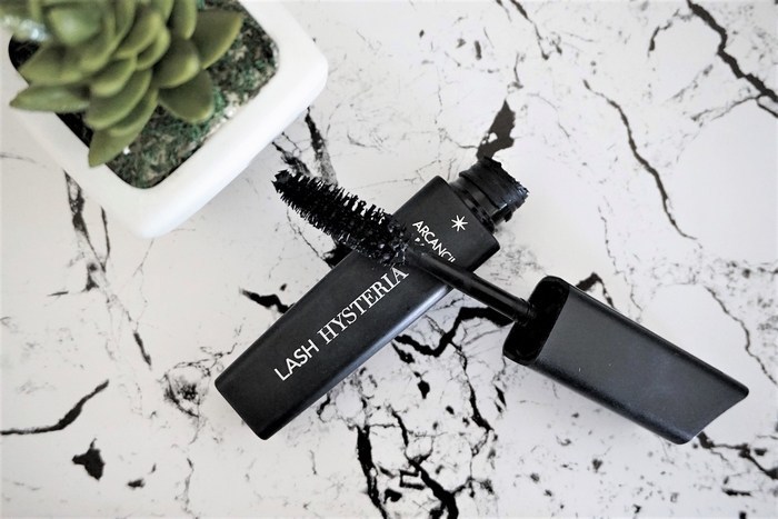 Khám phá 6 loại mascara tốt nhất giúp phái đẹp không còn lo về việc mi bị ảnh hưởng bởi mưa Sài Gòn. Đặc biệt, mascara chống nước chính là sản phẩm không thể thiếu của các cô gái yêu thích làm đẹp.