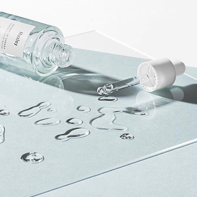 Bộ sản phẩm dưỡng da Huxley Hydration Duo với serum và nước dưỡng ẩm cho da khô, giúp phục hồi và cung cấp độ ẩm tối ưu chỉ trong 30 ngày. Bài viết chi tiết từ Pull về quy trình dưỡng da hiệu quả.