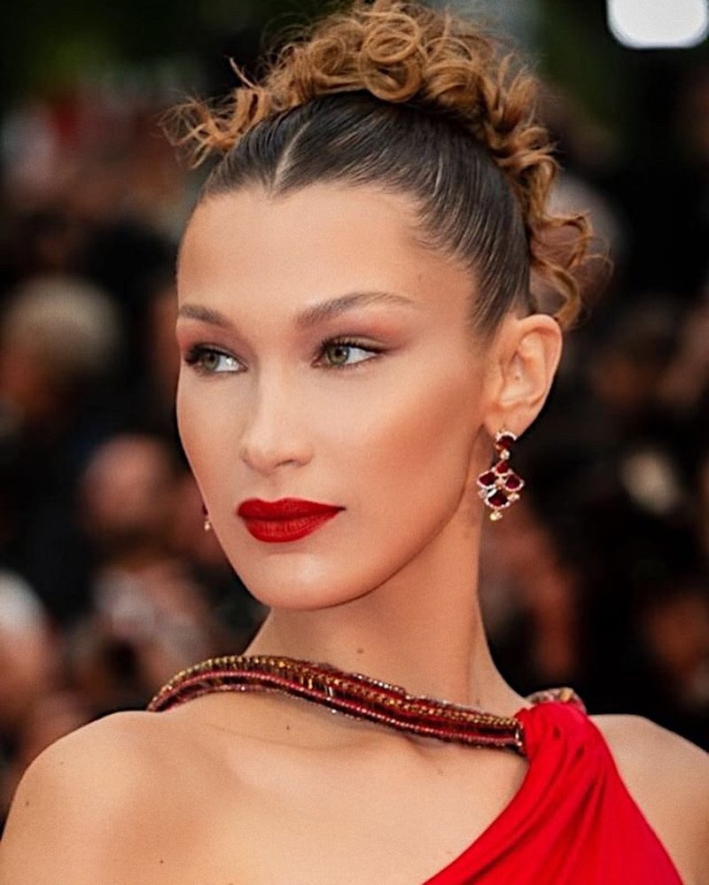 Bí quyết makeup đẹp xuất thần từ thảm đỏ Cannes 2019 với những khoảnh khắc ấn tượng. Xu hướng trang điểm tại Cannes 2019 vẫn là cảm hứng bất tận cho các tín đồ làm đẹp.