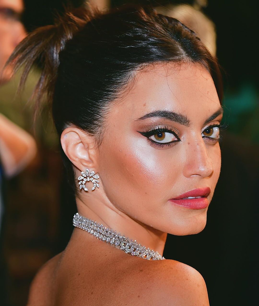 Khám phá 3 bí quyết makeup đẹp xuất thần từ thảm đỏ Cannes 2019, nơi các sao tỏa sáng với những phong cách trang điểm độc đáo. Tham khảo những mẹo trang điểm hàng đầu để lấy cảm hứng cho bất kỳ dịp nào.