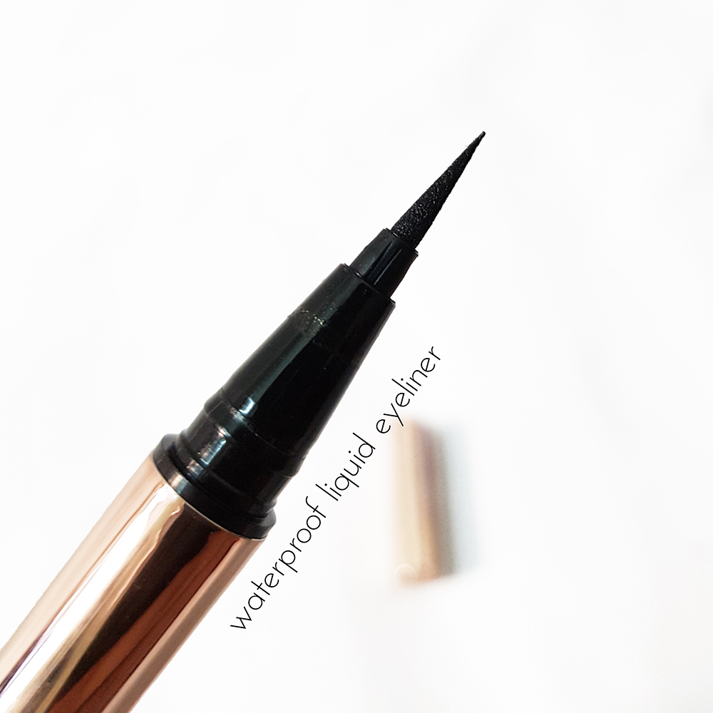 Bộ mỹ phẩm trang điểm tự nhiên giúp bạn tạo dáng đôi mắt hoàn hảo với lustre mascara và eyeliner waterproof. Khám phá những sản phẩm trang điểm tự nhiên để hoàn thiện phong cách của bạn cùng LUSTRE Make-Up.