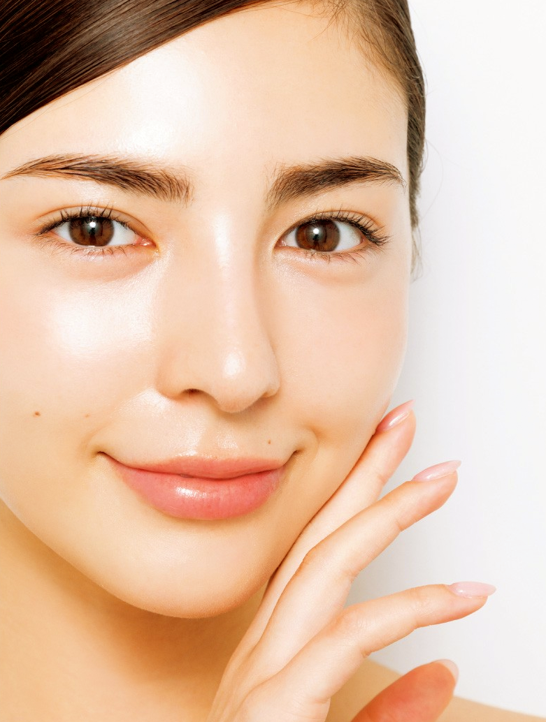 80% con gái Việt nghĩ mình da dầu nhưng sự thật về việc dưỡng da sẽ khiến bạn kinh ngạc. Bài viết chia sẻ 10 bước dưỡng da thần thánh, giải thích tại sao da bạn vẫn bóng dầu và hướng dẫn dưỡng da Hàn Quốc để có da đẹp như gái Hàn.