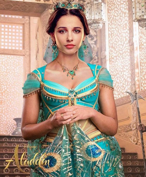 Hướng dẫn trang điểm phong cách Trung Đông quyến rũ như công chúa Jasmine. Khám phá mẹo trang điểm giúp bạn tỏa sáng với vẻ đẹp Trung Đông đầy sắc sảo, cùng tìm hiểu cách để trở thành nàng Jasmine với những tips trang điểm nổi bật.