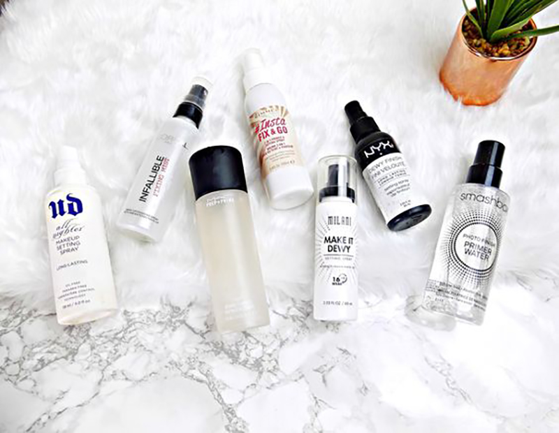 Bài viết hướng dẫn 4 bước trang điểm Hàn Quốc đơn giản để có lớp nền glass skin hoàn hảo. Chi tiết về các sản phẩm LUSTRE Make-Up, lustre makeup và Lustre Foundation, cùng tips cho làn da trong thời tiết Việt Nam.