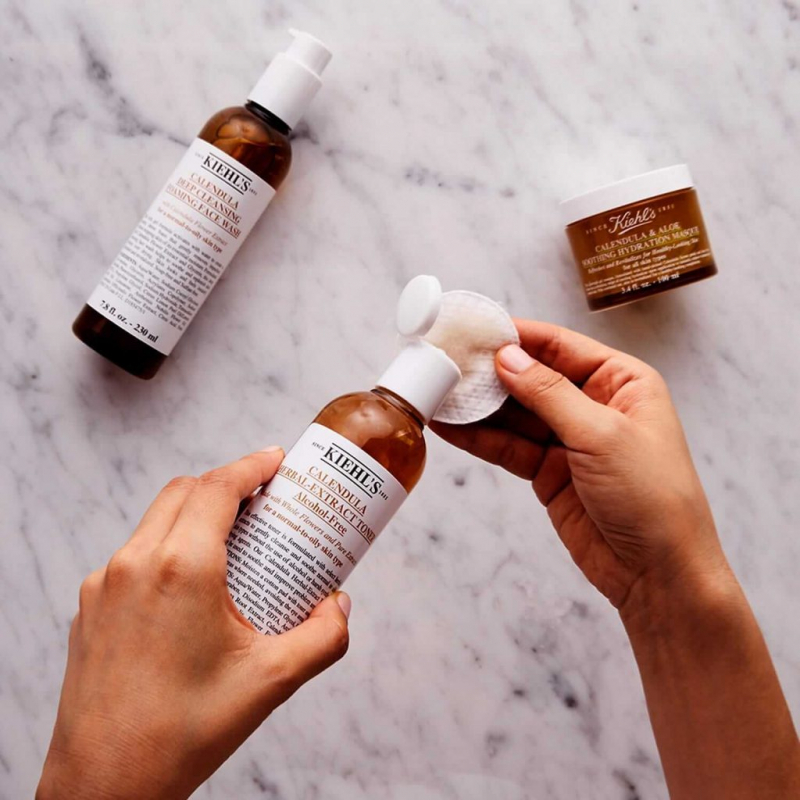 Bài viết giới thiệu 6 bước trong skin care routine hàng ngày giúp làn da căng bóng. Tham khảo bí quyết chăm sóc da để có quy trình chăm sóc da đúng và đủ, phát huy hiệu quả tốt nhất cho làn da.