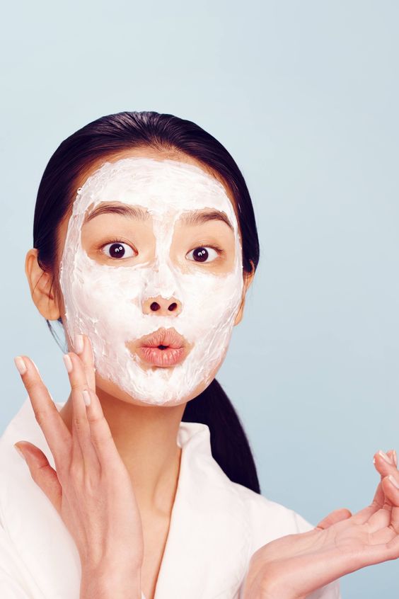 Bài viết "Skincare Diet" khám phá chăm sóc da cơ bản bằng 5 bước tối giản, khẳng định rằng less is more với skin care routine cho làn da khỏe đẹp hơn.