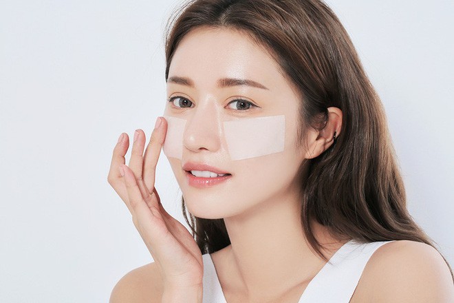 Bài viết "Skincare Diet" khám phá 5 bước tối giản trong chăm sóc da cơ bản, giúp cải thiện làn da hiệu quả. Khám phá trào lưu "Less is more" của Hàn Quốc và cách thức để làn da bạn trở nên tươi sáng hơn.