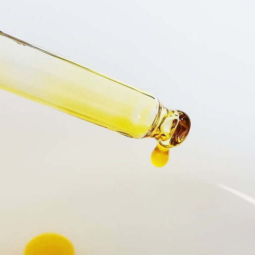 Khám phá trào lưu "Skincare Diet" với bài viết về chăm sóc da cơ bản, giúp làn da bạn đẹp hơn nhờ 5 bước tối giản trong skin care routine, theo châm ngôn "Less is more".