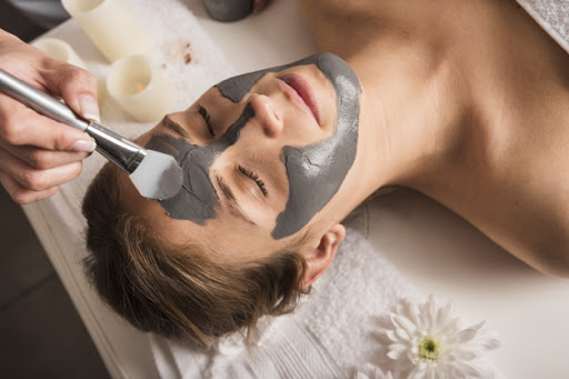 5 mặt nạ tuyệt vời cho nàng da dầu mụn trong skin care routine, giúp hạn chế đổ dầu và đánh bay mụn đầu đen. Khám phá giải pháp hoàn hảo cho làn da dầu với OKAME Skincare.