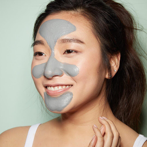 5 mặt nạ giải quyết mọi vấn đề, cho làn da dầu mụn. Những sản phẩm chăm sóc da bí quyết giúp hạn chế đổ dầu, điều trị mụn, hoàn hảo cho skin care routine của nàng da dầu, mang lại làn da khỏe khoắn, sạch sẽ.