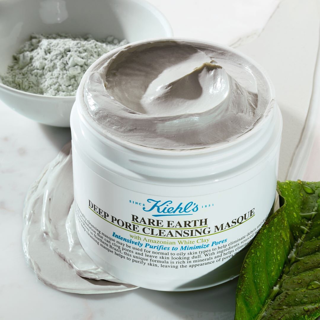 Mặt nạ Kiehl's Rare Earth Deep Pore Cleansing Masque, giải pháp hoàn hảo cho da dầu mụn. Sản phẩm giúp hạn chế đổ dầu và làm sạch sâu lỗ chân lông, đảm bảo nàng da dầu có trong skin care routine.