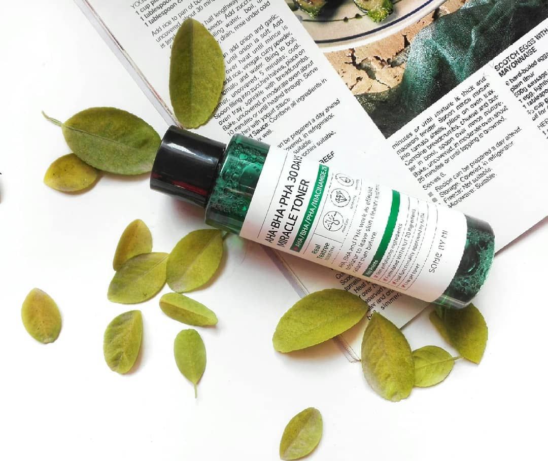Bài viết hướng dẫn chăm sóc da mụn với skin care routine 5 bước đơn giản, giới thiệu sản phẩm toner chiết xuất tự nhiên giúp hết mụn và mờ thâm nhanh chóng.