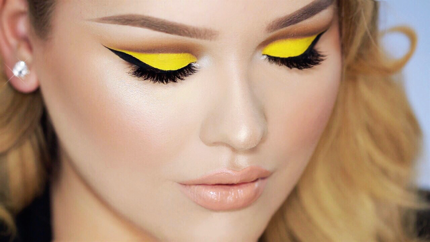 5 hướng dẫn trang điểm với tone vàng rực rỡ, trendy cho mùa hè. Tỏa sáng với gợi ý makeup trẻ trung, cá tính, phù hợp cho mùa hè đầy màu sắc năm nay. Khám phá xu hướng trang điểm 2019 với những ý tưởng sáng tạo.
