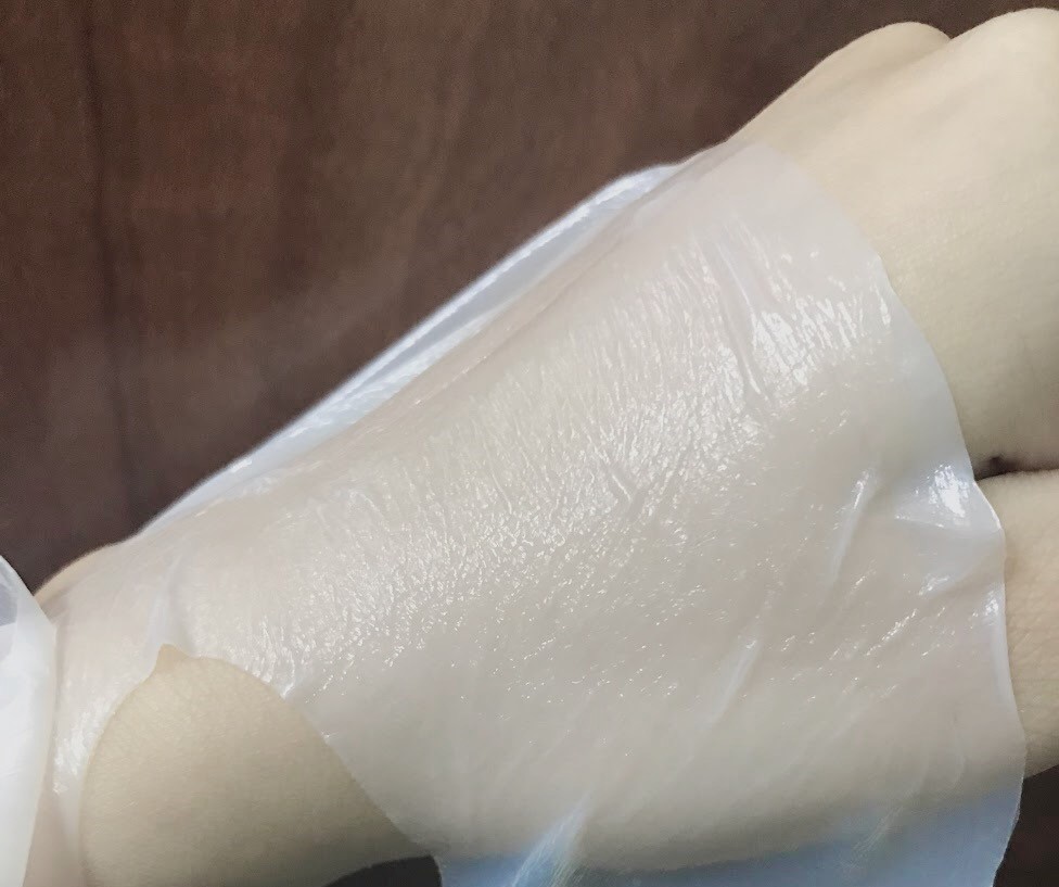 Bài viết về việc đánh giá hiệu quả của mặt nạ Okame trong quy trình dưỡng da. Mặt nạ bao gồm Hydrating, Anti-aging và Brightening, thích hợp cho chăm sóc da cơ bản.